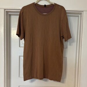 lululemon athletica Men's Tan Short Sleeve Tee